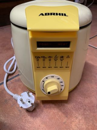 Freidora Eléctrica Abrhil 900W