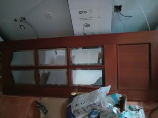 Puerta de madera con cristal