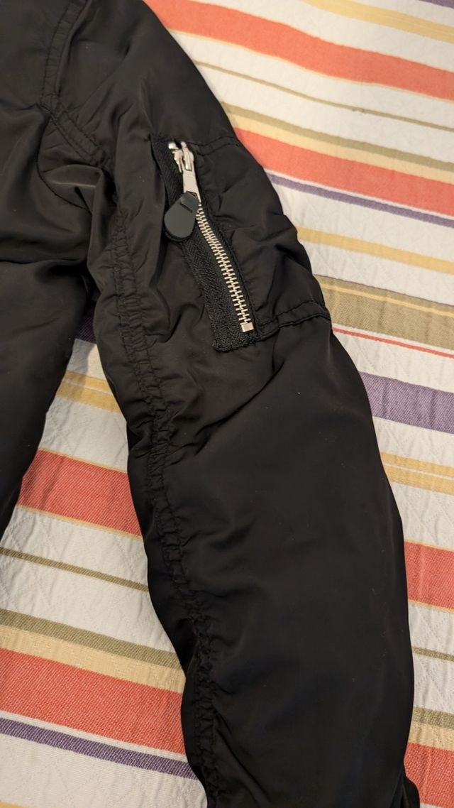 Bomber Negra Bershka