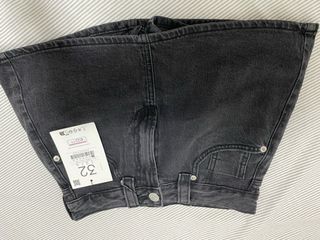 Minifalda D62 Negra Talla 32
nuevo, con etiqueta