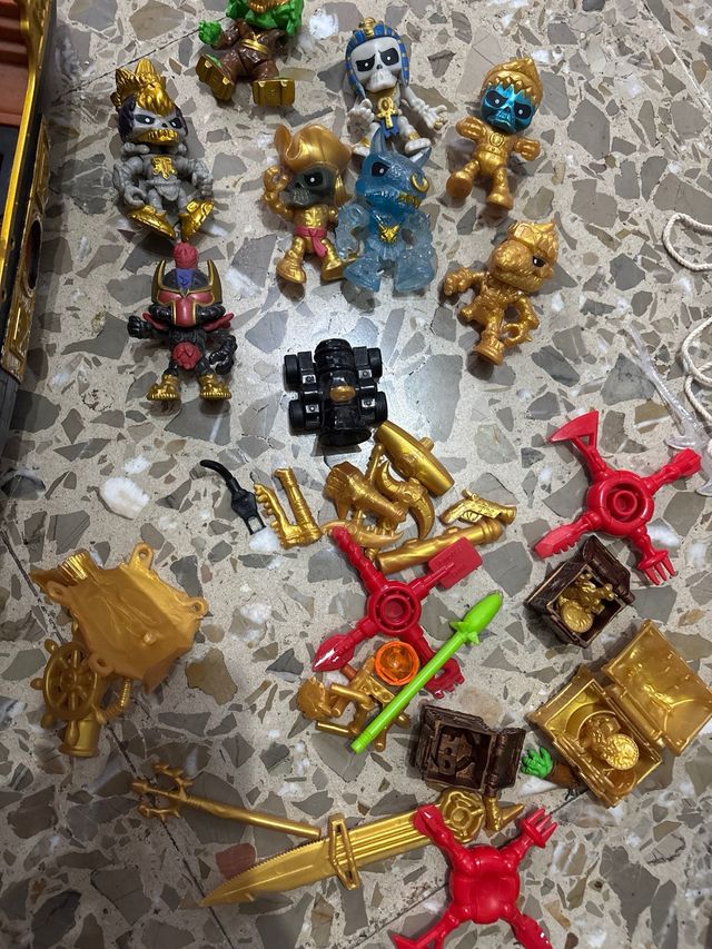 Barco Pirata con Figuras y Accesorios