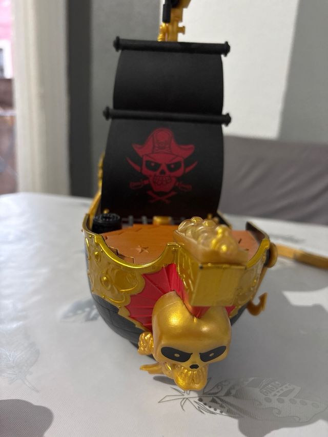 Barco Pirata con Figuras y Accesorios