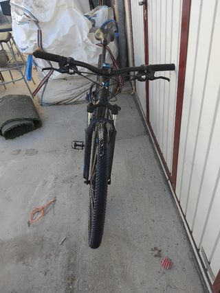 Bicicleta Montaña Btwin Negra y Azul