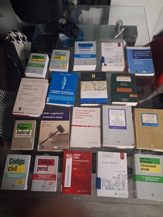 Lote Libros y Codigos Derecho 