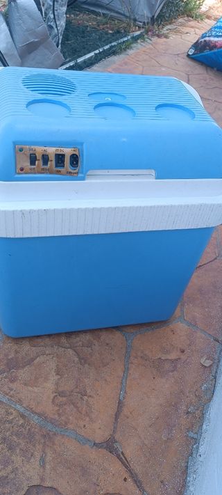 Nevera portátil azul
