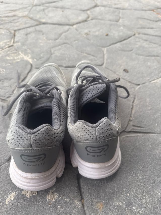 Zapatillas Kalenji grises