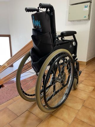 Silla de ruedas con poco uso
