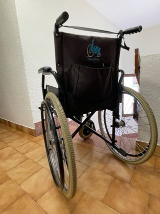 Silla de ruedas con poco uso
