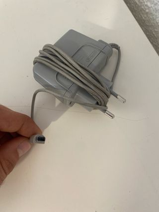 Nintendo DSi XL Roja