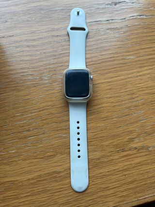 Apple Watch SE GPS, 40 mm con funda protectora