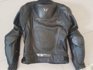 Chaqueta de piel Dainese para moto