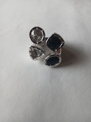 Anillo Rebecca Plata 4 Piedras. Talla 14 - 15