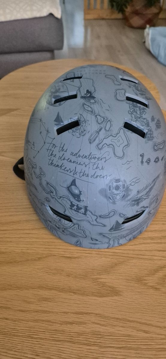 Casco Wakeboard / Skate Diseño Mapa