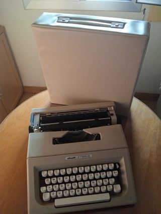 Máquina de escribir Olivetti Lettera 25