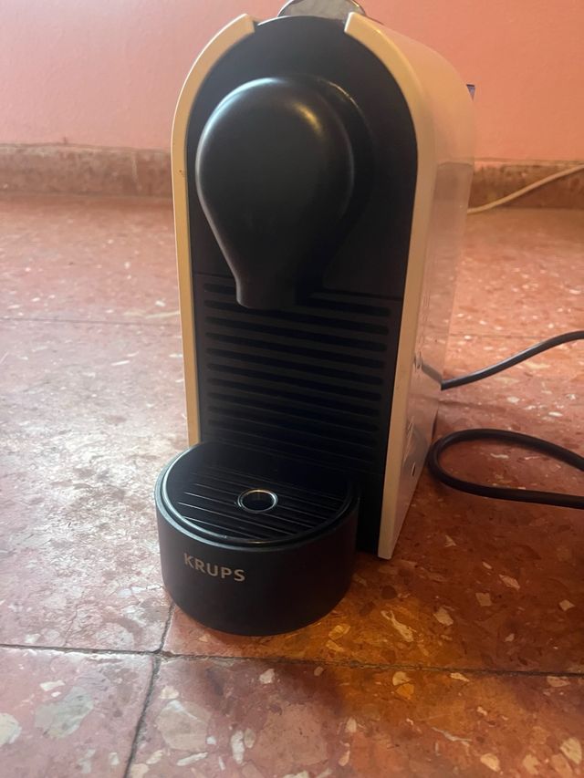 Cafetera Nespresso Krups Blanca