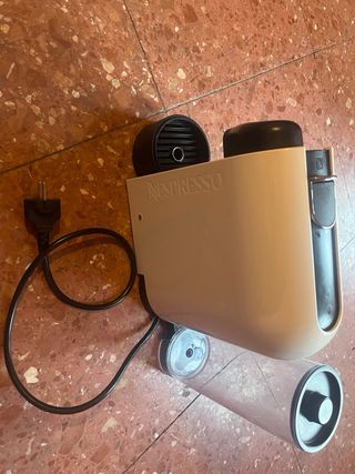 Cafetera Nespresso Krups Blanca