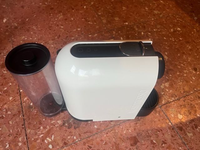 Cafetera Nespresso Krups Blanca