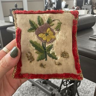 Puntaspilli Vittoriano Seta Ricamato antico