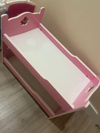 Cuna litera para muñecas rosa