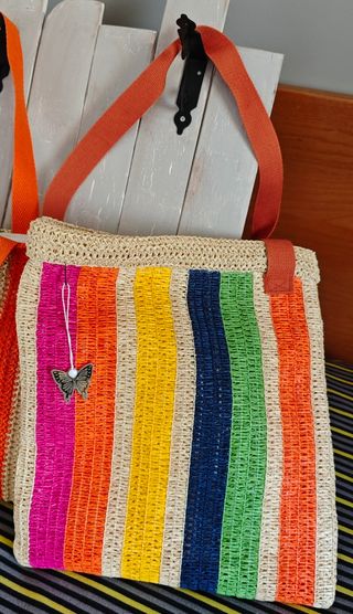 Bolso de rafia multicolor cualquier uso.