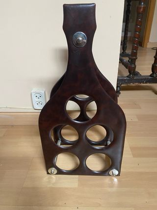 Botellero antiguo de cuero vintage