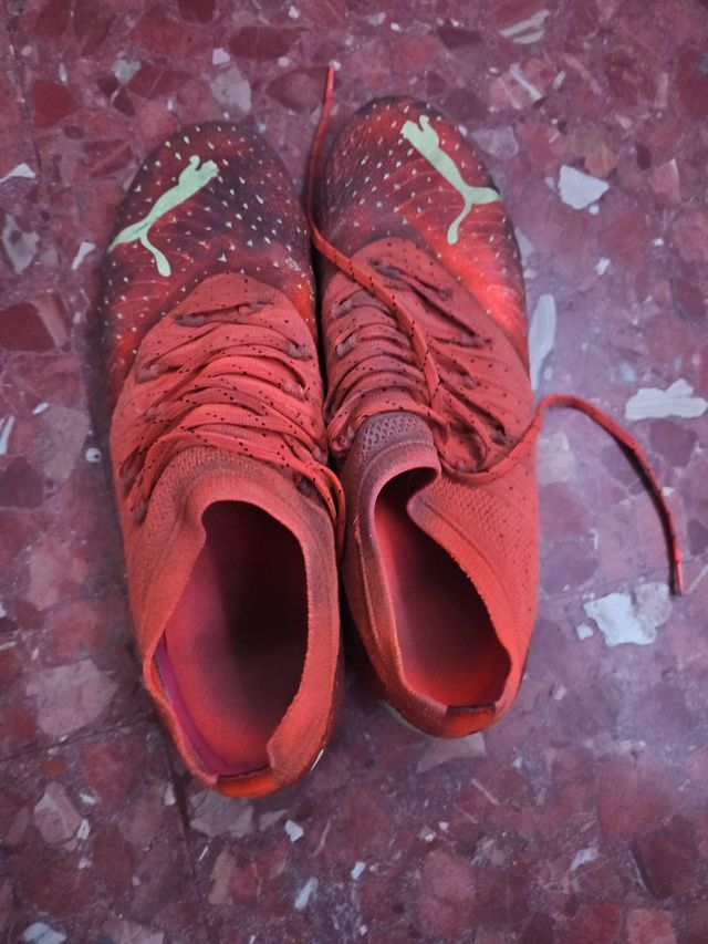 Botas de fútbol Puma salmon