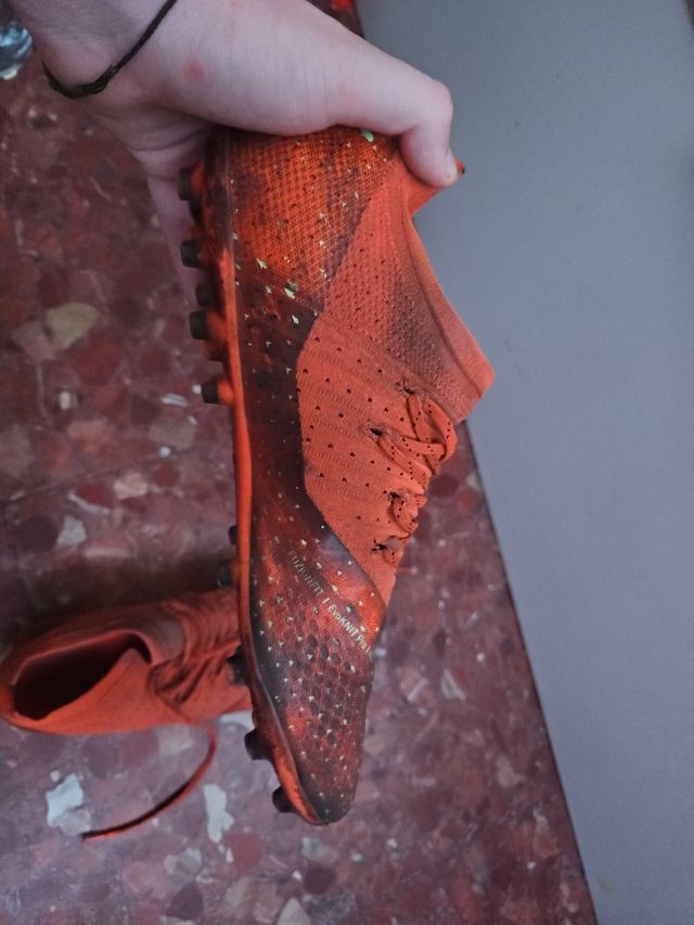 Botas de fútbol Puma salmon