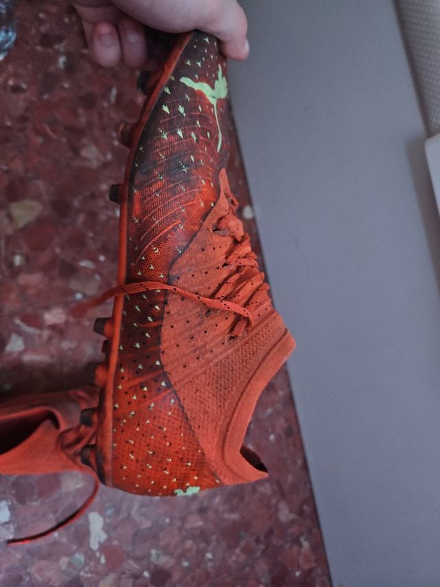 Botas de fútbol Puma salmon