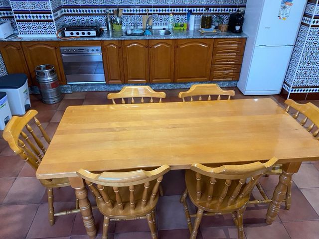 Mesa y 6 Sillas de Madera Pino