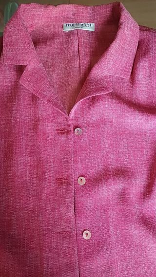 Traje de chaqueta y pantalón rojo
