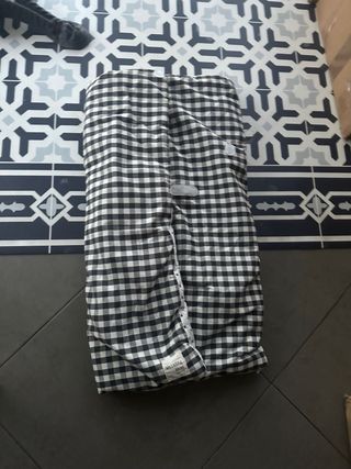 Saco arrullo Walking Mum Remy vichy negro