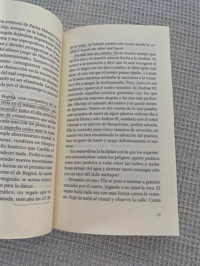 Libro Ella encuentra un nombre de Manuel Lourenzo
