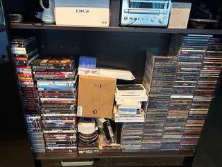 Mueble TV Ikea Negro y Marrón con puertas deslizan