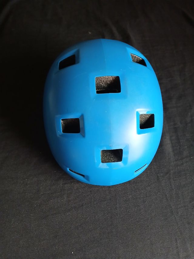 Casco infantil azul talla XS