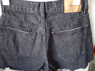 Pantalón corto Pull&Bear negro talla 34