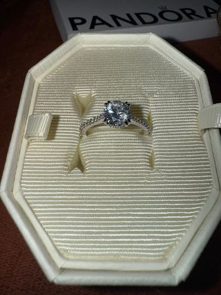 Anillo Swarovski
