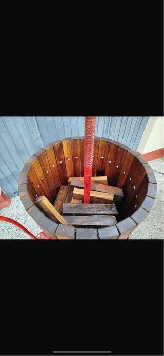 Prensa de vino de madera y trituradora