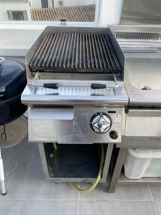 Parrilla Profesional Mareno Piedra Volcánica
