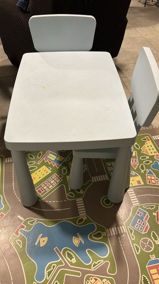 Mesa y 2 Sillas Infantiles Ikea