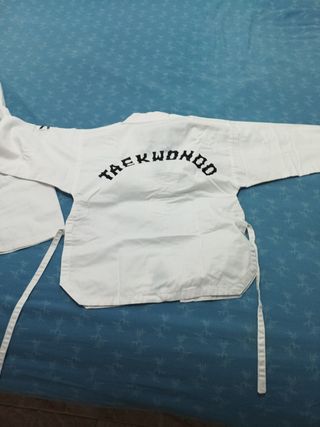 Kimono Taekwondo Blanco niño de 7 años.