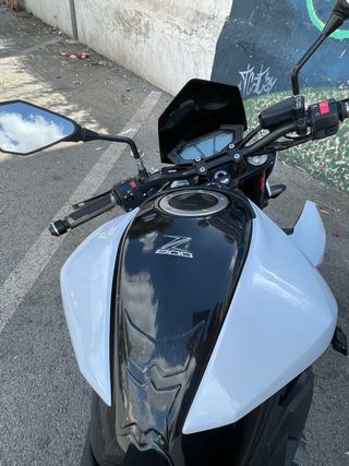 Kawasaki Z800 27.000km  (Version limitable )