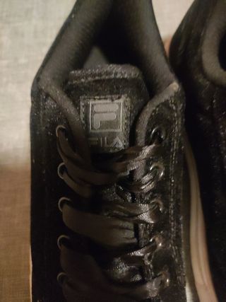 Zapatillas Fila Mujer Terciopelo Negro