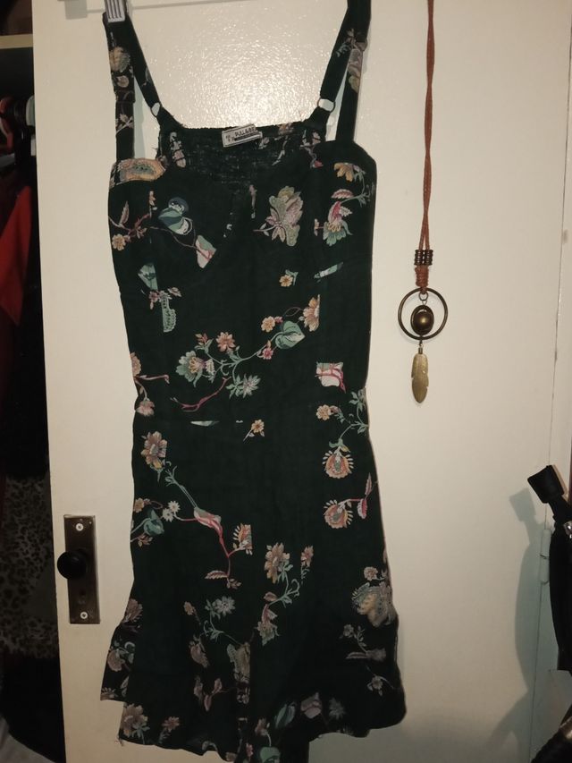 Mono verde floral Pull&Bear talla S