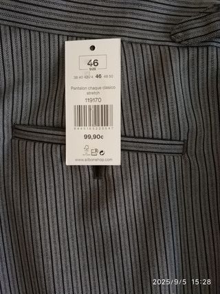 Chaqué/levita y pantalón rayas, una puesta. 