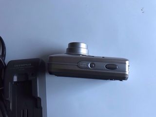 Cámara Olympus u Digital 600 Plata