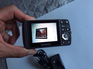 Cámara Olympus u Digital 600 Plata