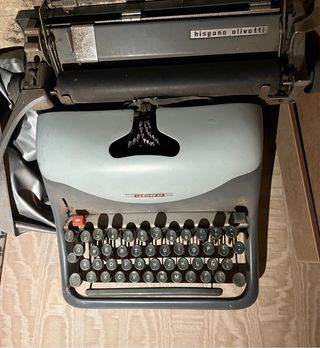 Máquina de escribir Hispano Olivetti