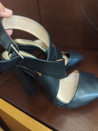 Sandalias Piel Negra Roberto Verino