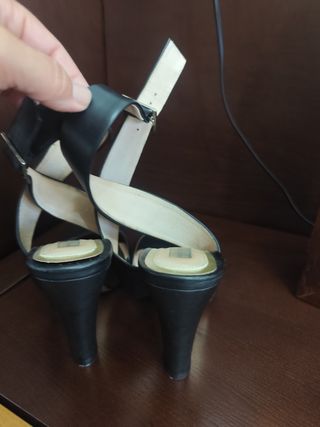 Sandalias Piel Negra Roberto Verino