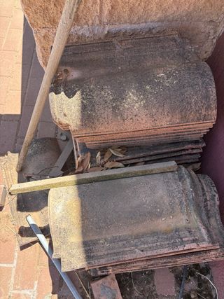 Tejas de terracota sin usar
